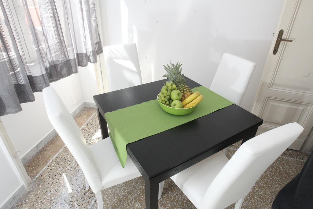 Via Del Corso Apartment Рим Екстер'єр фото