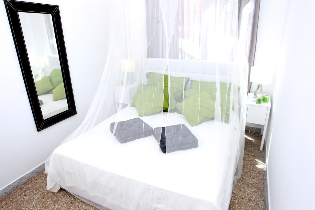 Via Del Corso Apartment Рим Екстер'єр фото